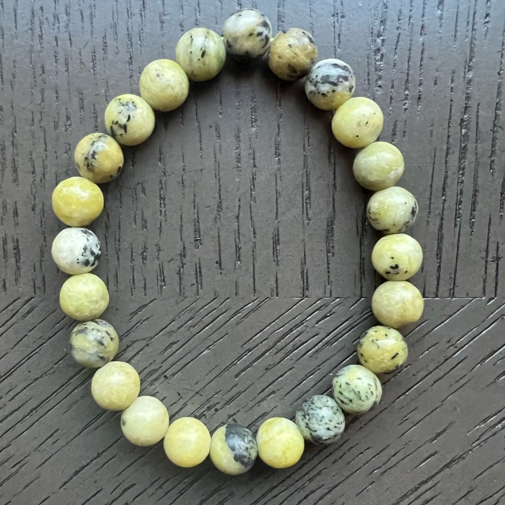 Strawberry turquoise bracelet 8mm SIZE 6.5’